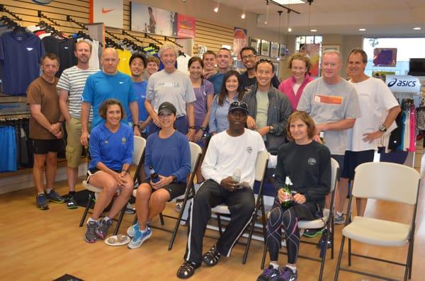 Thursday night running group celebrating the Manhattan Beach store's 10th anniversary!