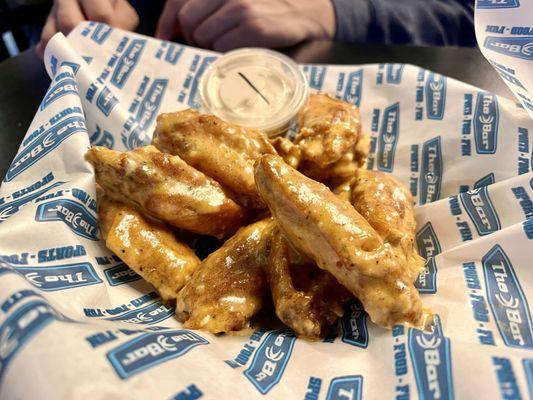 10 Count Traditional Wings....Garlic Parmesan/3 Alarm