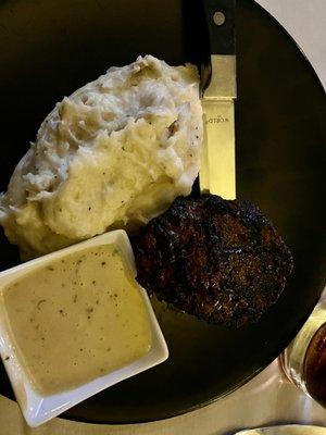 Filet Mignon, garlic whipped potatoes, hollandaise sauce