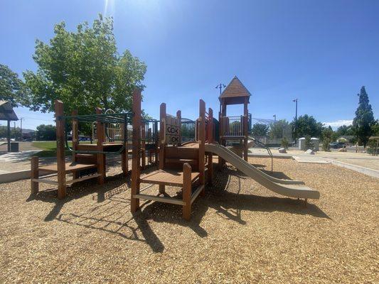 Different view of the playground.