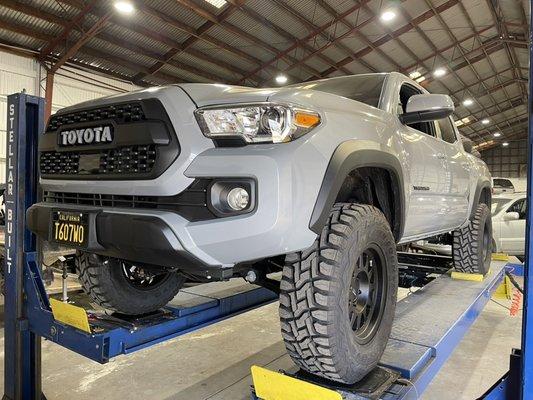 Tacoma lift, wheels and tires