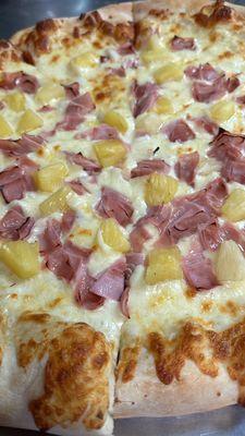 Hawaiian Round Pizza