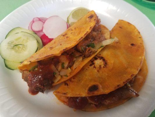 Tocos dorados de birria