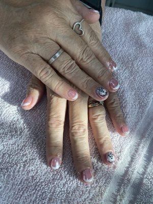 French tip with character! And chrome! Gives it a beautiful elegance!