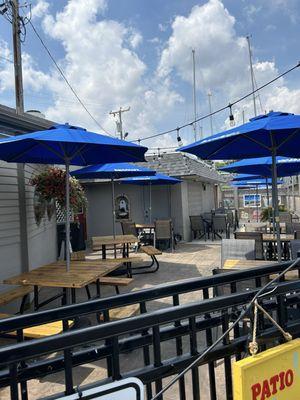 Outdoor seating at Joey's Yardarm in Racine, WI.