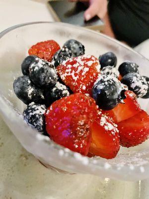 Berries dessert