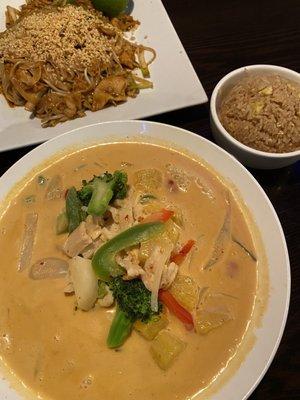 Pineapple curry with chicken and fried rice, Pad Thai with chicken