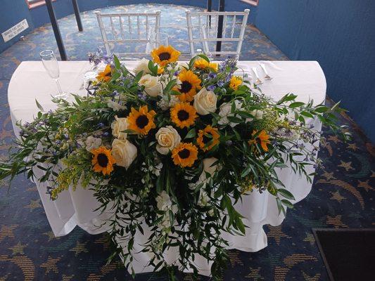 Sweetheart Table on the Starlight, flowers by Blooms and bouquets