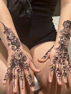 Beautiful henna!