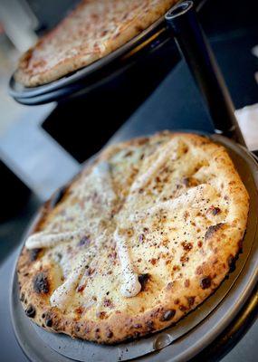 CACIO E PEPE... very creamy!! Yum~