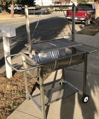 John built this grill using a stainless 55g drum that I had purchased years ago, can't wait to fire it up!!