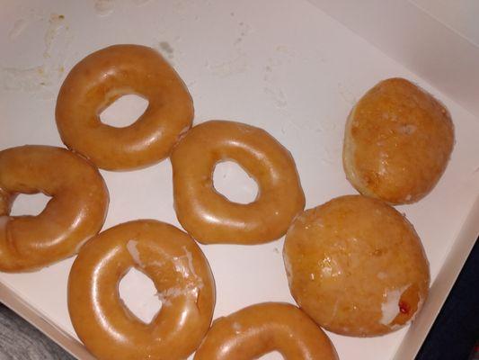 Here's a picture of the donuts. Gave them to my daughter and her boyfriend and they gave them to the dogs