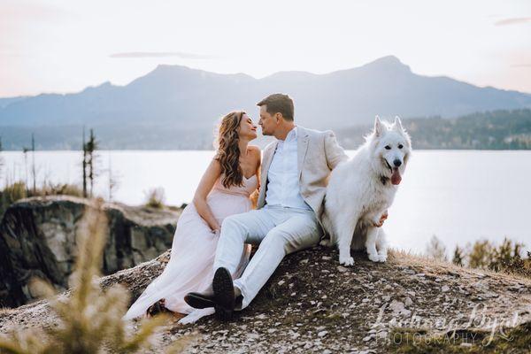 Columbia River Gorge maternity photo shoot portrait session pictures by Portland Oregon photographer Leahana Byrd Photography