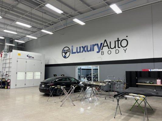 Luxury Auto Body interior in Austin, Body Shop Near me.