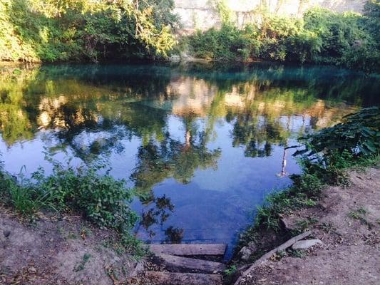 Directly in front of our campsite, fantastic view of the Comal and easy access to the river!