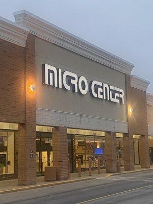 Outside Micro Center on Saturday, 21 January 2023