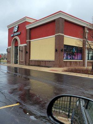 New balance store located in a very very vacant plaza