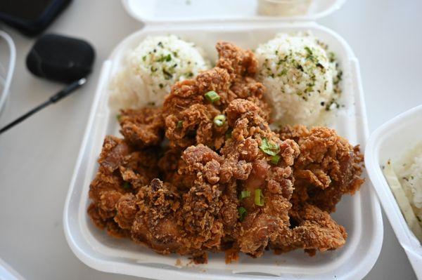 9. LEFTY-J'S Crispy Fried Chicken