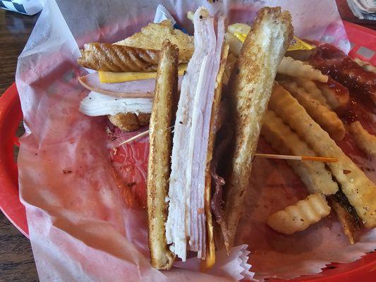 16+ dollar  "Sidecar  Club" couldn't  even separate the lunch meat.fries weren't  done. They were warm in the center  but mushy.