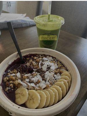 Kale Storm Smoothie and Açaí bowl