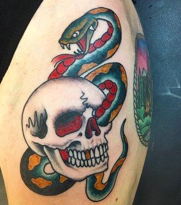 Skull and snake done by Miniperf