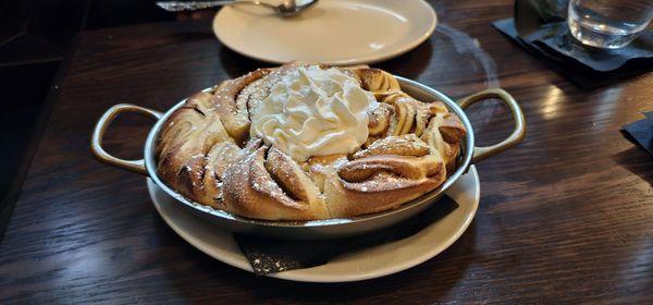 MONKEY BREAD  $8.00  salted dulce de leche caramel, chopped pecans