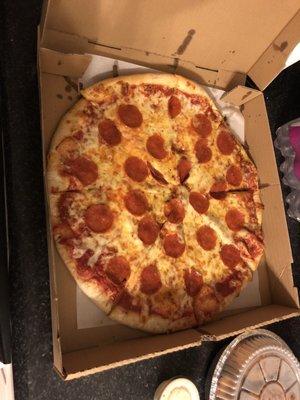 Small pepperoni pizza