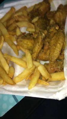 10 Pc Wings with Fries