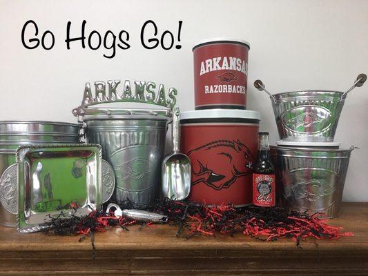 Razorback tins and pails!