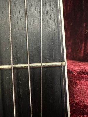 Fret wear from B and E strings