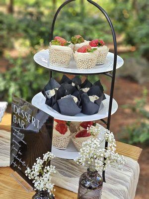 Offers dessert bars with their catering services