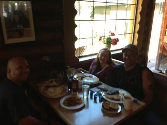 Look at the size of those pancakes!  Mmmmmm 10oz steak and eggs!