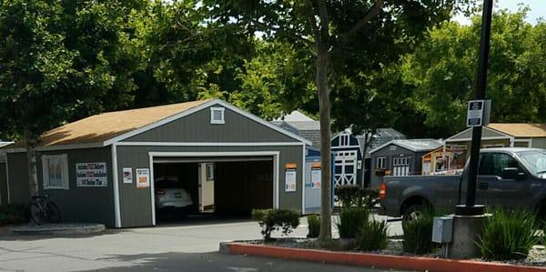 Same Nissan in the garage when I visit home depot. Same car, different day.