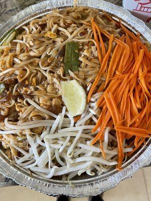 Phad Thai with chicken