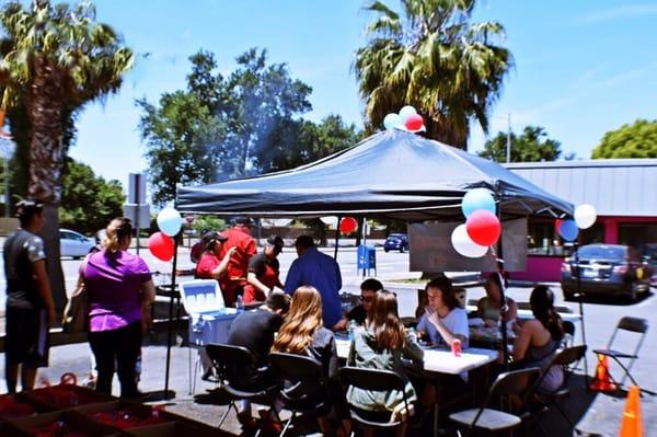 Gran Celebración de Memorial Day, en Mercado California !