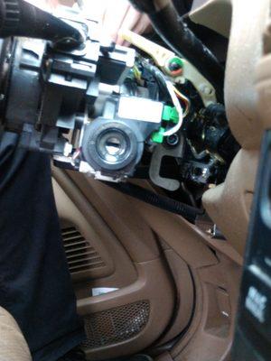 We service auto locks, ignitions, doors, repair and replace. We also program Transponder keys.