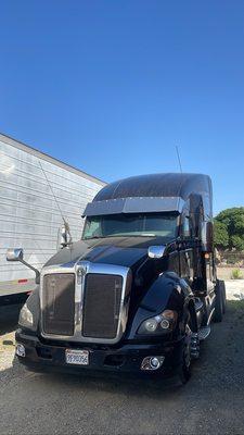 Kenworth t680 fog lights installation