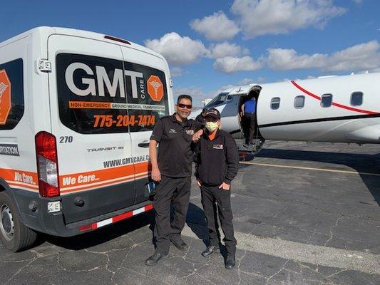 Our GMTCare Reno team completing a stretcher transport to a private plane.