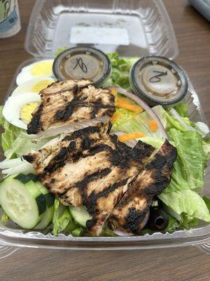 When having lunch in the office. Great grilled chicken salad!