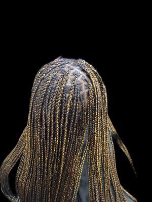 Medium knotless Braids