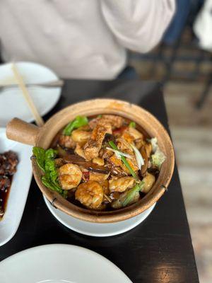 seafood and tofu claypot