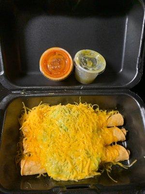 3 Rolled Tacos Cheese with Guacamole