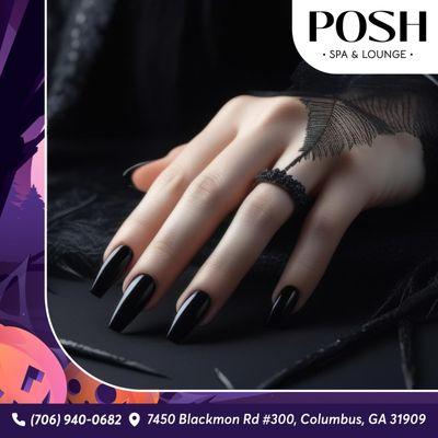 Nothing says Halloween like a classic black nail look! 
ℬℴℴℴℴℯℴ