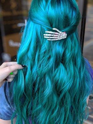 Spooky teal pulp riot by colorist/stylist Sydney