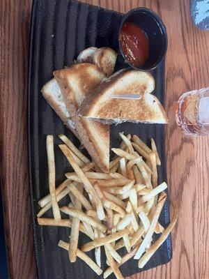 Short rib sandwich & fries