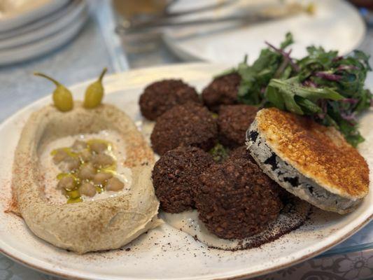 felafel with hummus