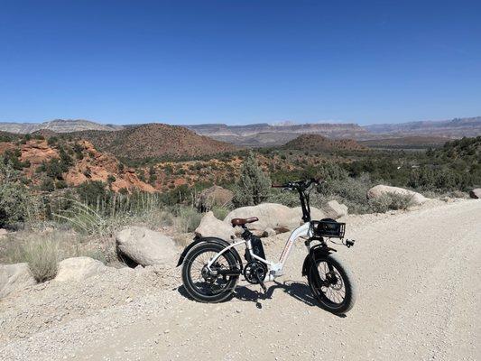 Guided e-bike tour in Pine Valley mountains Leeds.