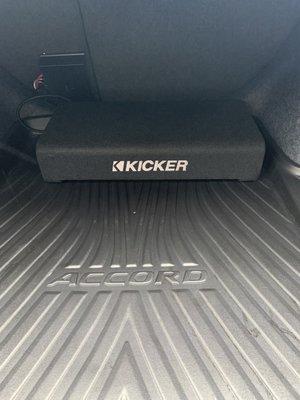 Kicker laying flat close up