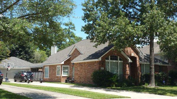 CertainTeed Landmark shingle
Weathered wood color