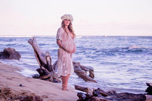 Maternity Portraits by: Oshi Simpson Photography